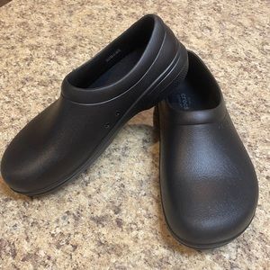 Crocs On The Clock Dual Comfort Slip-On Shoes .Slip-Resistant. Non-Marking. NWOT